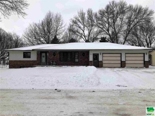 311 2nd Ave, Hospers, IA 51238-7702