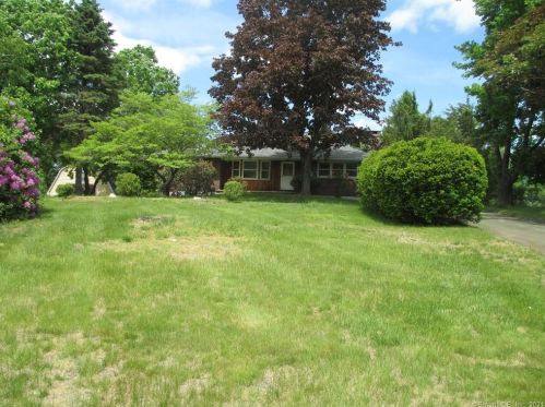 359 Blackberry Hill Rd, Beacon Falls, CT 06403-1271
