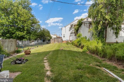 8 East St, Spring Grove PA  17362-1210 exterior