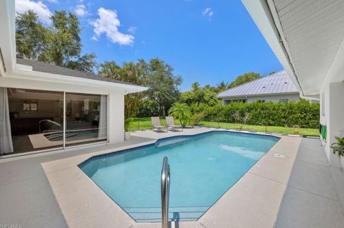 740 Orchid Dr, Naples FL  34102-5015 exterior