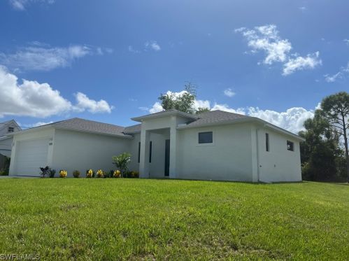 5111 2nd St, Lehigh Acres, FL