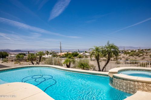 3940 Sponson Dr, Lake Havasu City, AZ 86406-8975