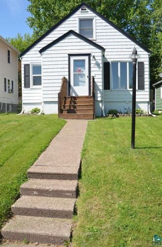 2959 Devonshire St, Duluth, MN 55806-1401
