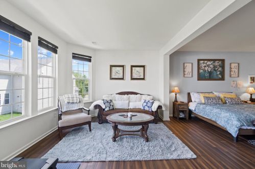 13846 Estate Manor Dr, Gainesville VA 20155-5951 exterior