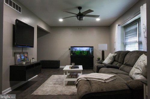 350 Pine Valley Rd, Dover DE  19904-7113 exterior