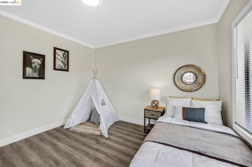 7144 Holly St, Oakland CA  94621-2345 exterior