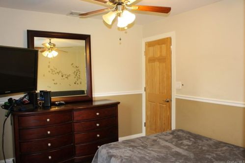 172 Barnes Rd, Washingtonville NY  10992-1932 exterior