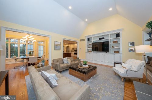 315 Blackburn Dr, Berwyn PA  19312-2801 exterior