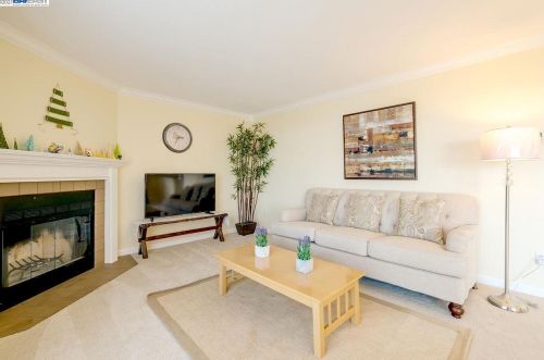 2505 Miramar Ave, Hayward, CA 94546-2839