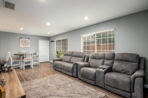 6047 Sheppard St, Riverside CA  92504-1557 exterior