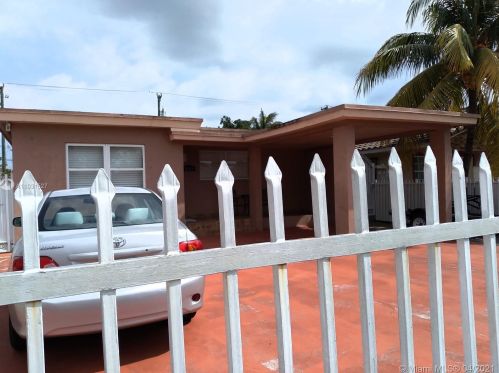 821 27th St, Hialeah, FL 33013-3412