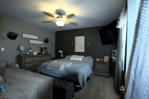 307 6th St, Belvidere NJ  07823-1917 exterior