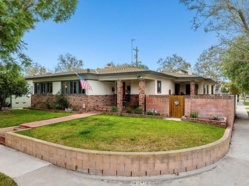 2553 Ostrom Ave, Long Beach, CA 90815-2423