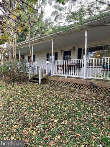 176 Pouts Hill Rd, Strasburg, VA 22657-2839