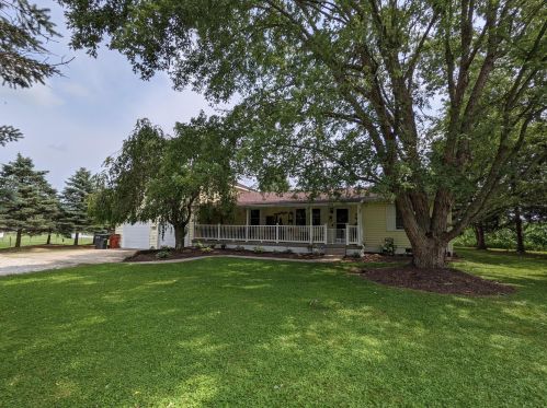 329 Chesterville Ave, Cardington, OH 43315-9301