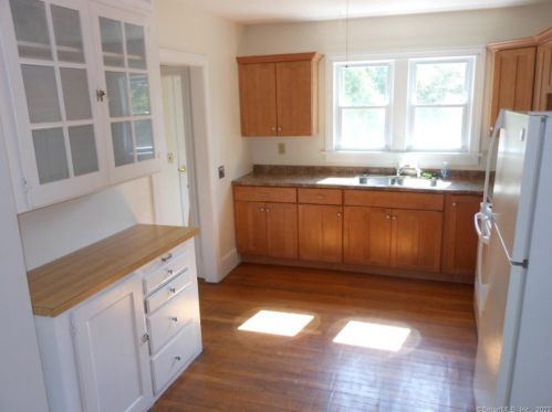 483 Toll Gate Rd, Groton, CT 06340-6235