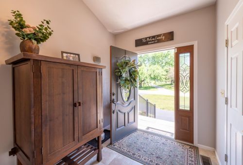 1440 Choctaw Dr, London OH  43140-8728 exterior