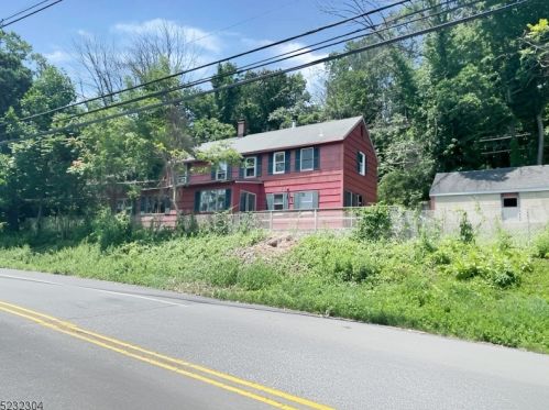 438 Old Dover Rd, Greystone Park, NJ 07950-1118