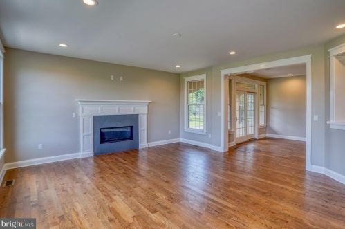 94 Wolf Creek Cir, Dover DE  19901-4917 exterior