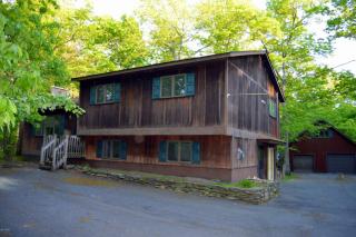 225 Wild Meadow Dr, Milford, PA 18337-6421