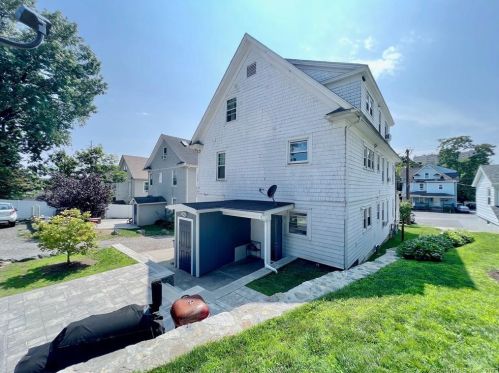 23 Quintard Ter, Stamford, CT 06902-3937
