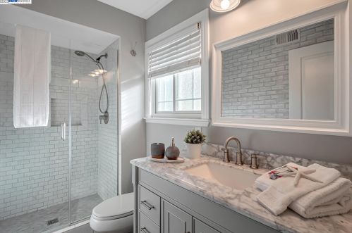 1042 Lomitas Ave, Livermore CA  94550-6436 exterior