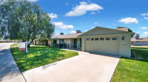 10207 Prairie Hills Cir, Sun City, AZ 85351-1946