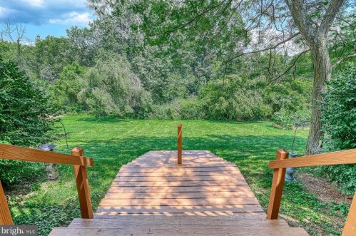 1015 Country Club Rd, Camp Hill PA  17011-1049 exterior