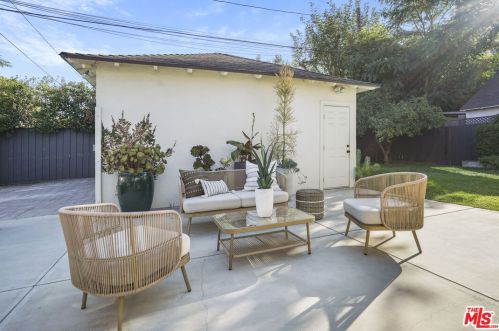 12202 Hartsook St, North Hollywood CA  91601-3961 exterior