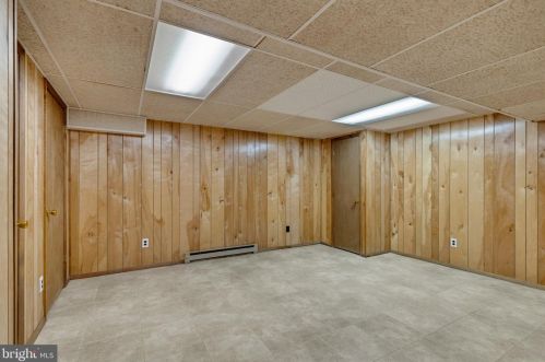 3102 Sapphire Ct, Wilmington DE  19810-2241 exterior