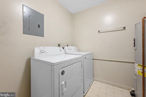 1284 Ox Rd, Woodstock VA  22664-1065 exterior