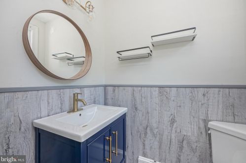 404 Maple Ave, Camden NJ  08109-2021 exterior