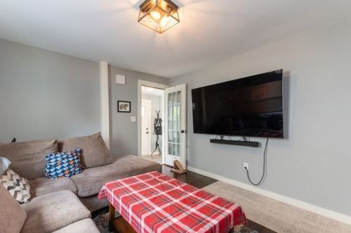 22 Washington Street Pl, Boston MA  02136-3329 exterior