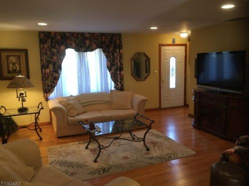 40 Jacobus Ave, Little Falls NJ  07424-2305 exterior