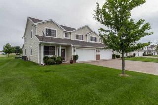 763 Willowbrook Dr, Waukee, IA 50263-8380