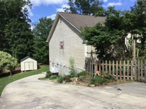 273 Cove Cir, Caryville, TN 37714-3145