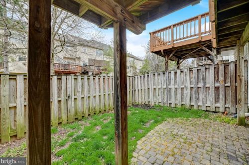 2496 Clover Fld Cir, Herndon VA  20171-4339 exterior