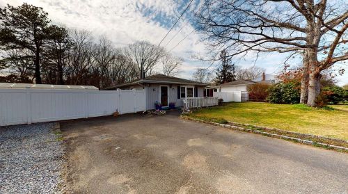 300 Titmus Dr, Manor Park, NY 11950-1519