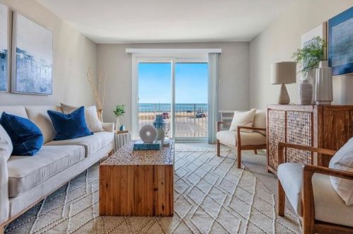 151 Ocean Rd, South Kingstown RI  02882-1355 exterior