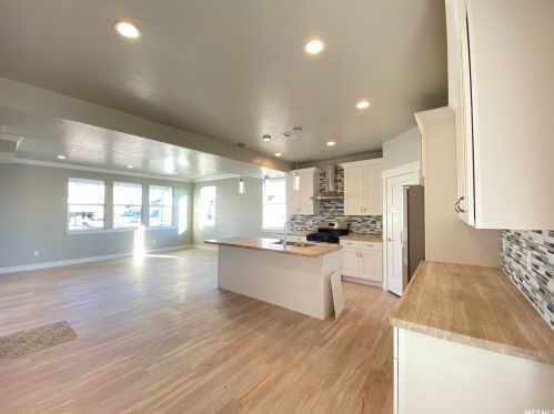890 750, Springville, UT 84663-4300
