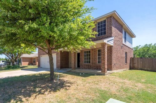 804 Eagle Dr, Fort Worth, TX 76131-8815