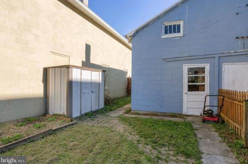 18 Middle St, Hanover PA 17331-3746 exterior