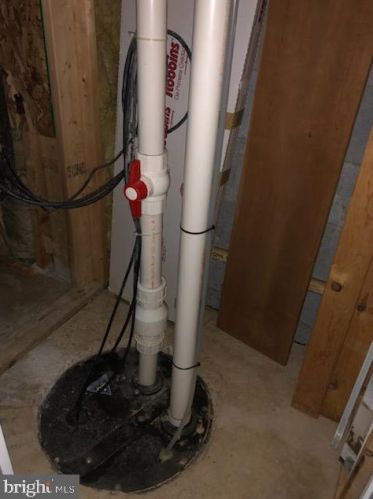 254 Equine Cv, Red Lion PA  17356-8779 exterior