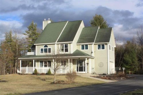 37 Stonehurst Dr, Glens Falls NY  12804-9355 exterior