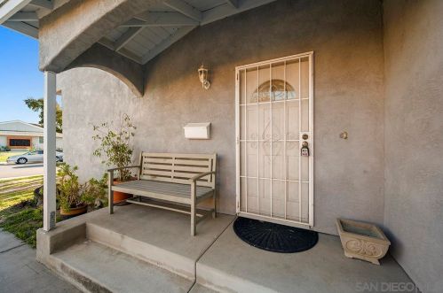 9106 Inverness Rd, Santee, CA 92071-2219