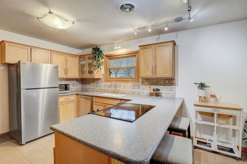 2506 Westbrook Ln, Madison WI  53711-4169 exterior