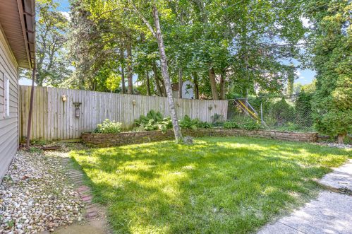 609 Waldo Blvd, Manitowoc WI  54220-2829 exterior