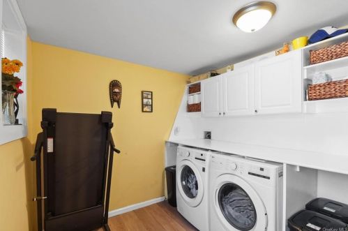 14 Utopian Pl, Airmont NY  10901-7715 exterior