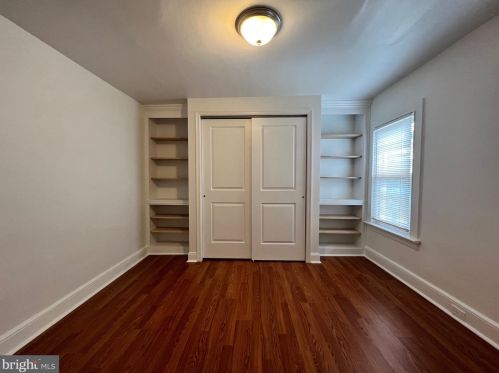 21 Sussex St, Gloucester NJ  08030-1725 exterior