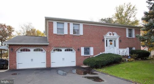 105 Country Club Rd, Carlisle, PA 17015-8881